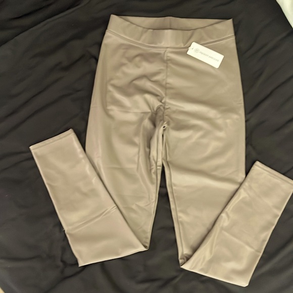 Present and Love Leggings - Picture 1 of 11